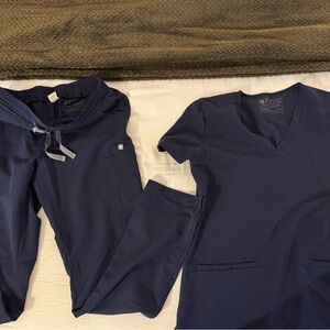 Figs Deep Blue Scrub Set